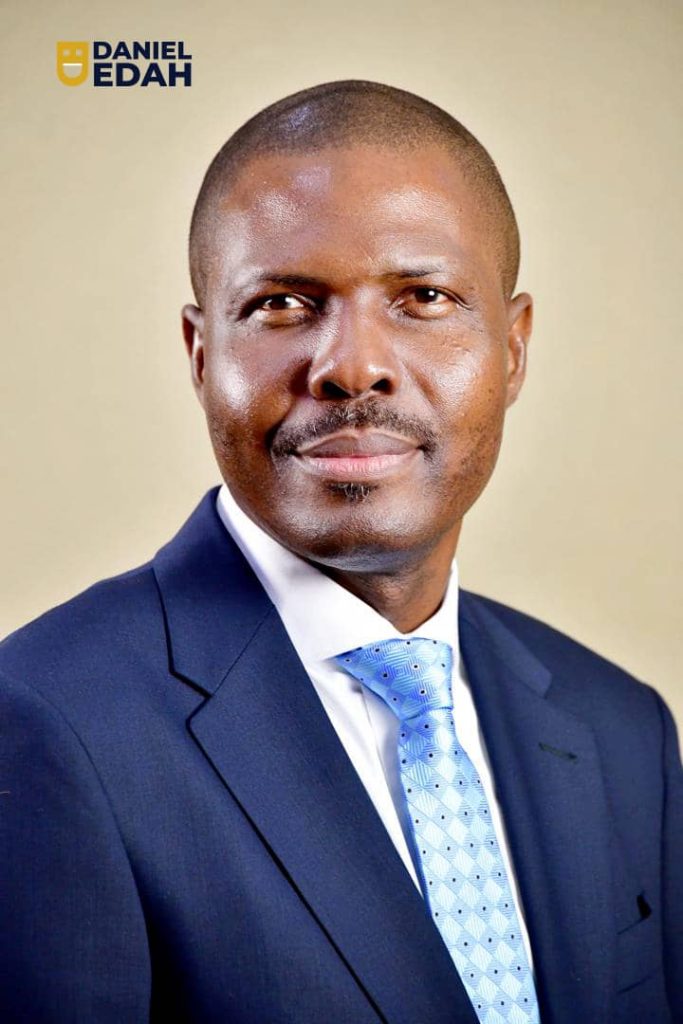 WhatsApp-Image-2025-10-21-at-21.31.48-683x1024 Convocation de Boni Yayi et Cie : Daniel Edah prêche la paix et la retenue