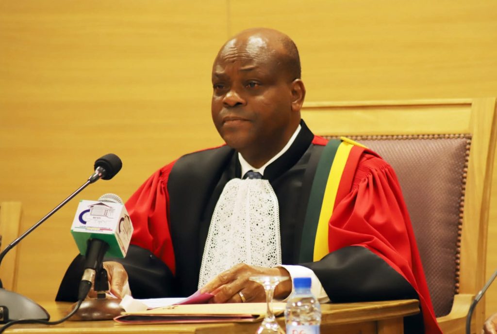 WhatsApp-Image-2025-11-04-at-19.48.24-1024x690 Présidentielle 2026 : prestation de serment du collège médical à la Cour constitutionnelle